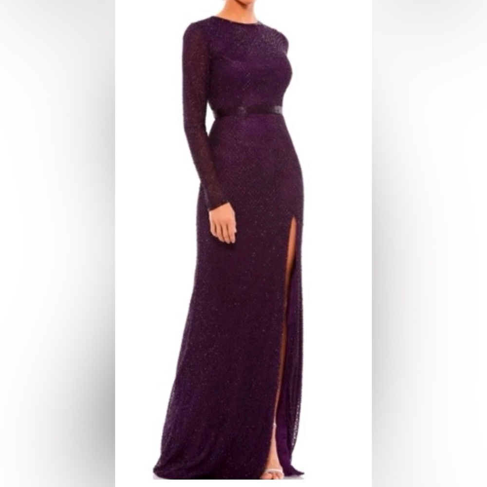 Mac Duggal
Women's Long Sleeve Crew Neck Gown